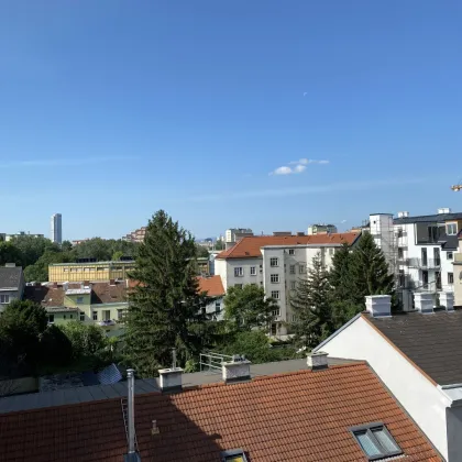 Neuwertig - gemütliche Dachgeschosswohnung inkl. Terrasse in der Nähe des Krankenhaus Nord - Bild 2