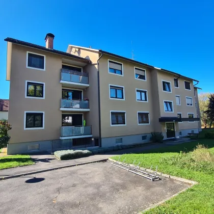 Räumlich gut eingeteilte Eigentumswohnung mit Westbalkon und Tiefgaragenparkplatz - Bild 2