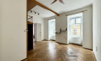 Bestlage beim Naschmarkt | Charmanter Altbau mit viel Potenzial und Balkon zum Innenhof