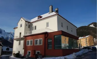 Vielfältige Gastronomie und Wohnkonzept: Gasthaus und Caféhaus mit 12 Zimmern/Apartments