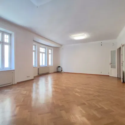 NÄHE U1-Südtirolerplatz: Weitläufiges Büro im Stilaltbau - Bild 3