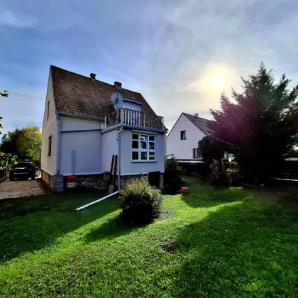 Charmantes Einfamilienhaus - perfekt für Familien! 80m², gepflegt, mit Garten, Terrasse & Stellplätzen! - Bild 3