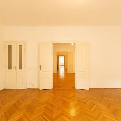 Peter-Jordan-Straße - repräsentativer 6 Zimmer Altbau mit Balkon und Gemeinschaftsgarten - Bild 3