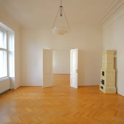 #SQ -  ELEGANTES, HELLES ALTBAU-BÜRO AM BÖRSEPLATZ – CA. 106 M², 3 RÄUME MIT PARKBLICK - Bild 3