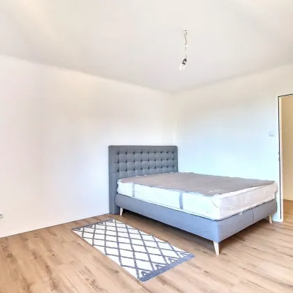 DB IMMOBILIEN | moderne Dachgeschoßwohnung mit Ausrichtung in den Innenhof !!! - Bild 2