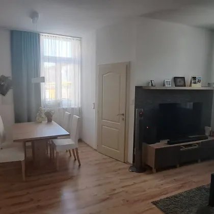 PRACHTVOLLER STILALTBAU, GEPFLEGTE ERDGESCHOSSWOHNUNG, BESTLAGE KORNEUBURG!! - Bild 3