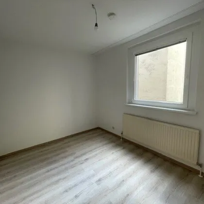 Nähe Einsiedlerpark, Hell & freundlich, neue Küche, Schlafzimmer in den Innenhof,unbefristet - Bild 3