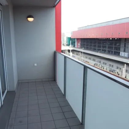 Moderne, perfekt aufgeteilte 3-Zimmerwohnung mit Loggia und Terrasse in U-Bahn-Nähe (befristet vermietet) - Bild 2