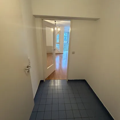 Charmantes 1-Zimmer-Apartment direkt an der U3 – Perfekte Lage für Stadtliebhaber! - Bild 2