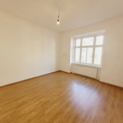 Schweglerstraße: sanierte 5-Zimmer Wohnung - WG-geeignet - Bild 2