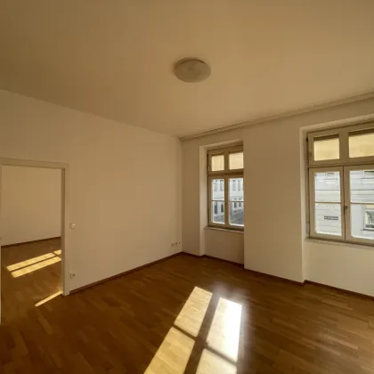 SCHÖNER 2-ZIMMER-WOHNUNG IN SANIERTEM BIEDERMAIER-HAUS - U4-NÄHE! - Bild 3