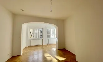 Herrengasse - sanierte Altbau 2-Zimmer-Wohnung mit großzügiger Einbauküche - UNBEFRISTET zu vermieten!