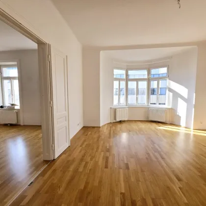 Unbefristet! Traumhafte Altbauwohnung am Spittelauer Platz: 4 Zimmer, 2 Badezimmer und Balkon - Bild 3