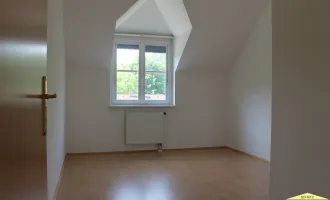 Helle schöne Dachgeschoßwohnung, 71m² - 3 Zimmer