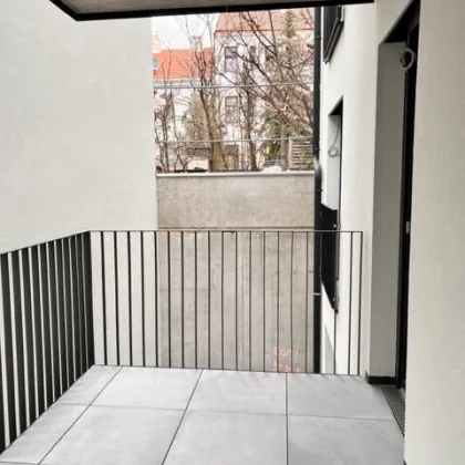 NÄHE AKH/ TOLLER GRUNDRISS! Moderne Erstbezug-Wohnung mit Balkon in zentraler Lage  (top 6 /B) - Bild 2