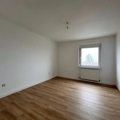 PREISWERTE 2 ZIMMER WOHNUNG IN NIEDERNEUKIRCHEN - Bild 3