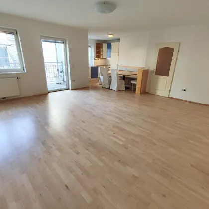 Wunderschöne ruhige Wohnung im 4.OG mit Balkon, Innenhoflage, nahe altes AKH, mit Garagenoption - Bild 2