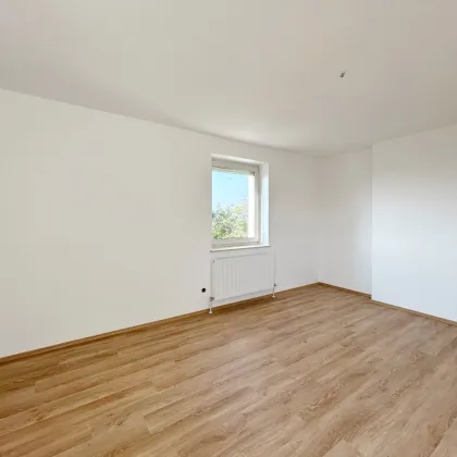 PREISWERTE 3 ZIMMER WOHNUNG MIT BALKON UND GARAGE - Bild 3