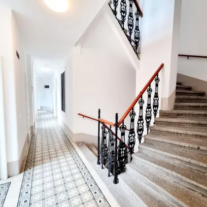 Neuer Preis - Super nice! Mitten im Geschehen! U-Bahn ums Eck + Traumhaft renoviertes Altbauhaus + TOP Altbauwohnung + Optimalste Infrastruktur und Anbindung! Worauf warten Sie noch? - Bild 3