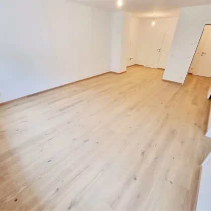 LETZTE 2-Zimmer Wohnung im Haus! Frisch saniert + Garagenplatz im Haus + Tolle Infrastruktur und Anbindung + Perfekt auch als Anlage! Jetzt zugreifen! - Bild 2