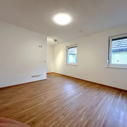 ++ NEU ++ 4 Zimmer mit Terrasse, Garten, Garage und Außenstellplatz! - Bild 3