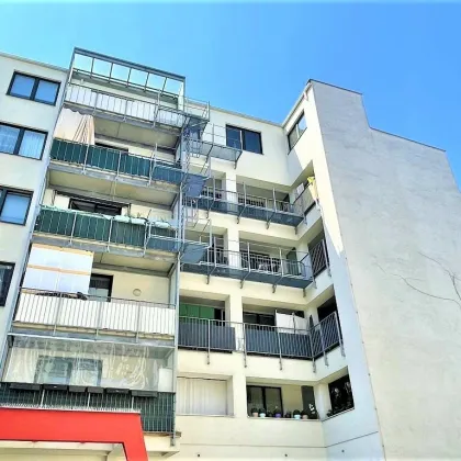 UNBEFRISTET, HUMBOLDTGASSE, sonnige 101 m2 Altbau inkl. 2 Loggien, Wohnküche, 2 Zimmer, Wannenbad, gefördert, U1-Nähe - Bild 3