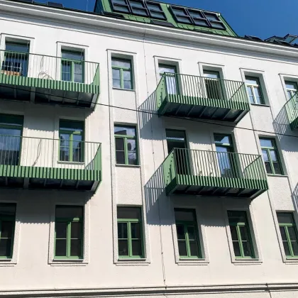 Sanierte Starterwohnung im Altbaujuwel I Balkon A\\ - Bild 3